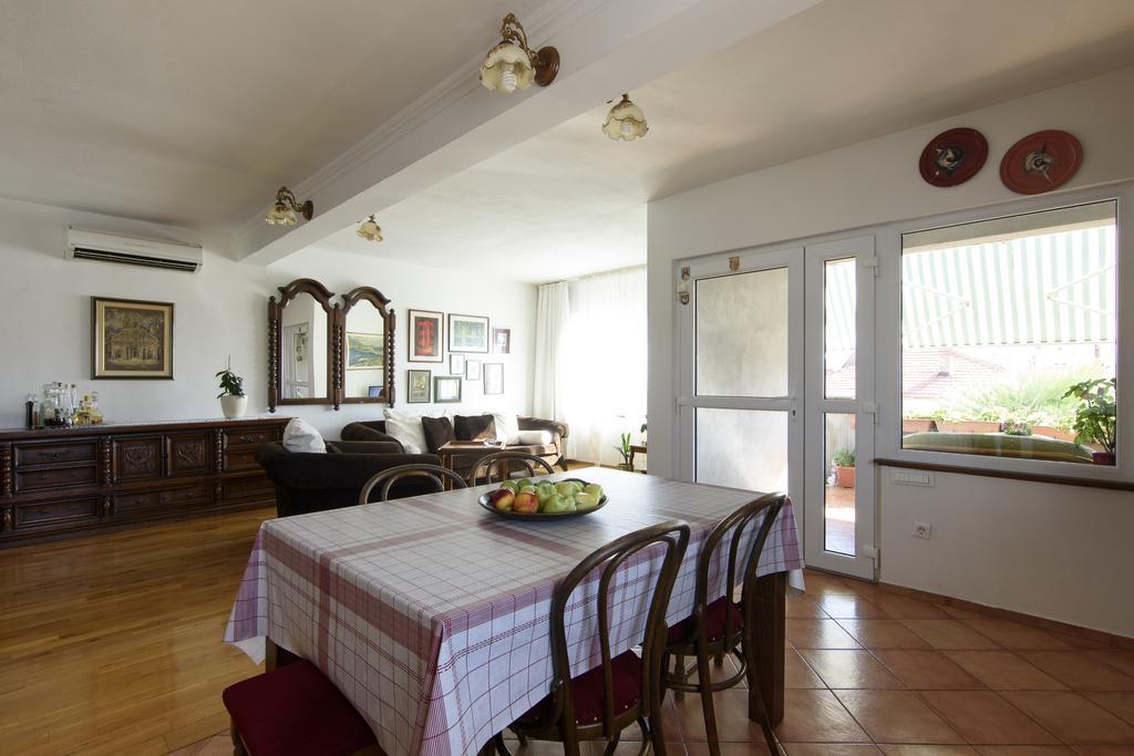 Basic Apartman Apartment ซาดาร์ ภายนอก รูปภาพ