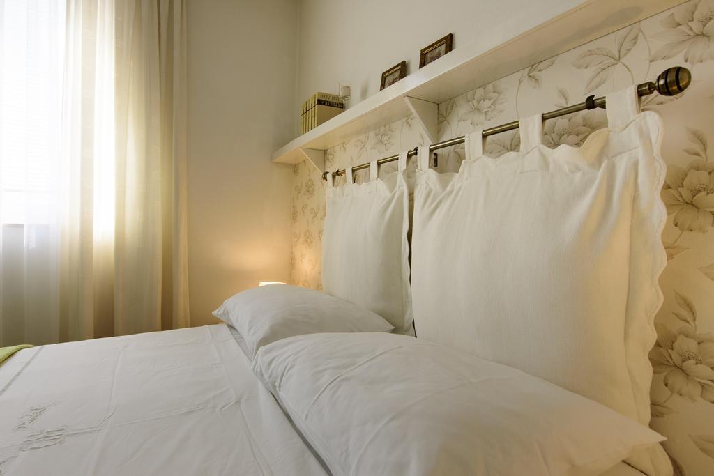 Basic Apartman Apartment ซาดาร์ ภายนอก รูปภาพ